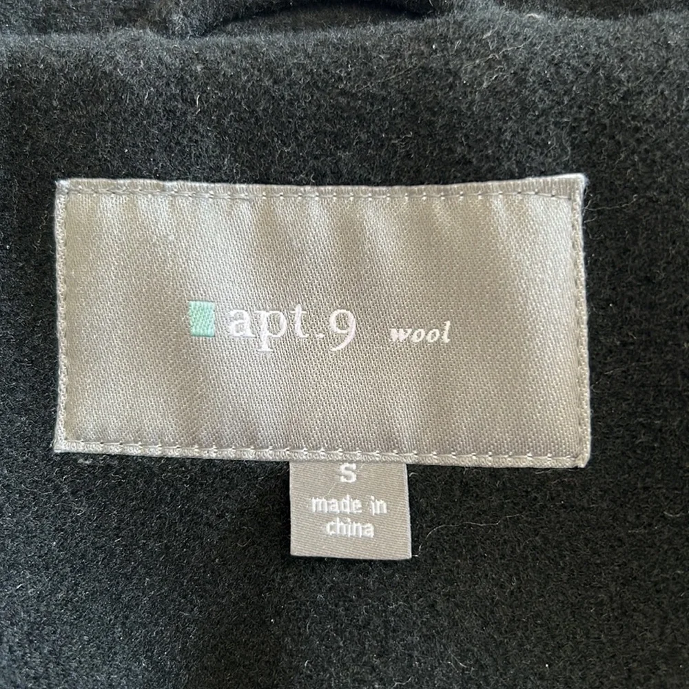 Ladies Black Coat - Picture 7 of 8